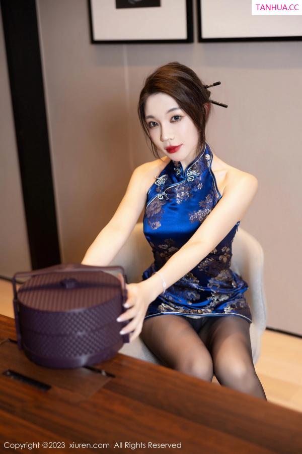 陈芝 芝芝Booty [XiuRen]高清写真图 2023.09.27 No.7453 徐莉芝Booty 旗袍美腿第17张图片